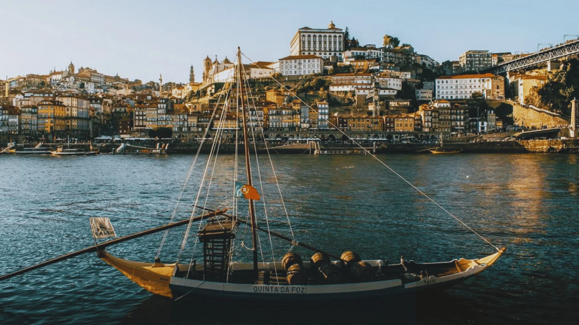 11H- Porto Full Day Tour/Private